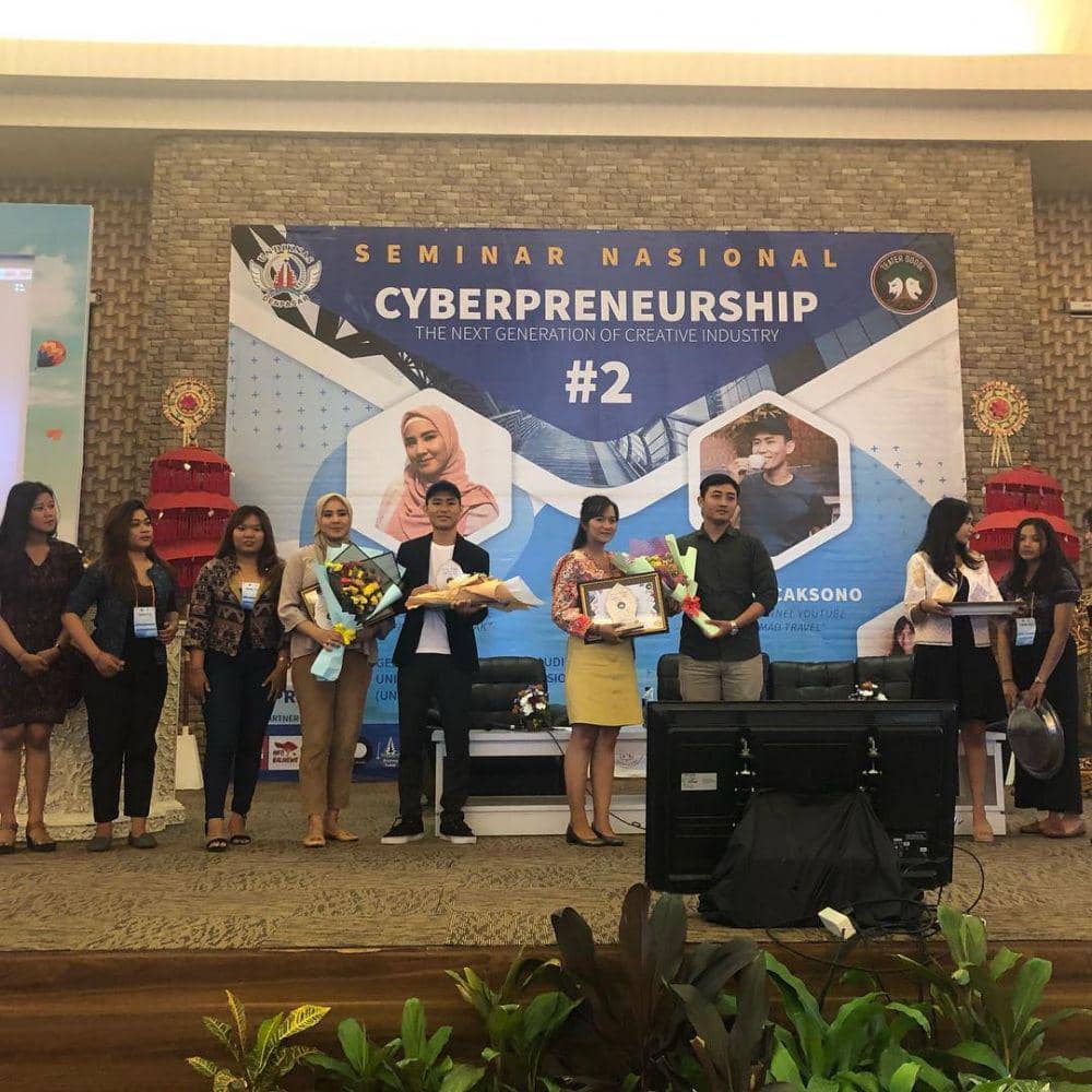 instagram.com/selenalesandra