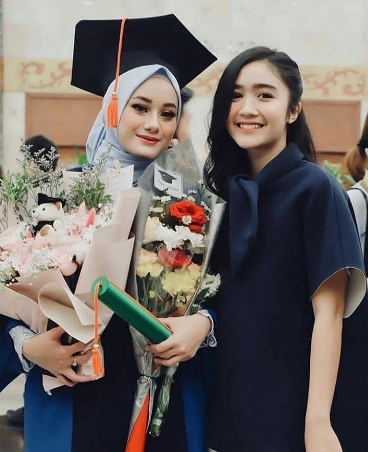 instagram.com/dindahw/