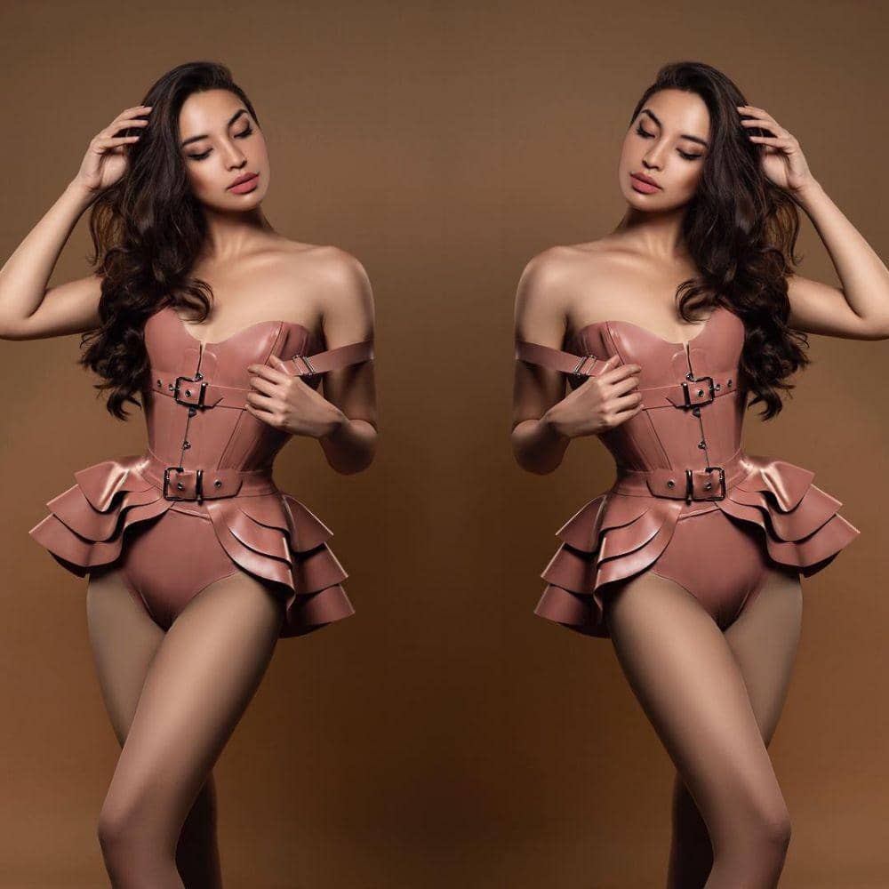 instagram.com/manodelia