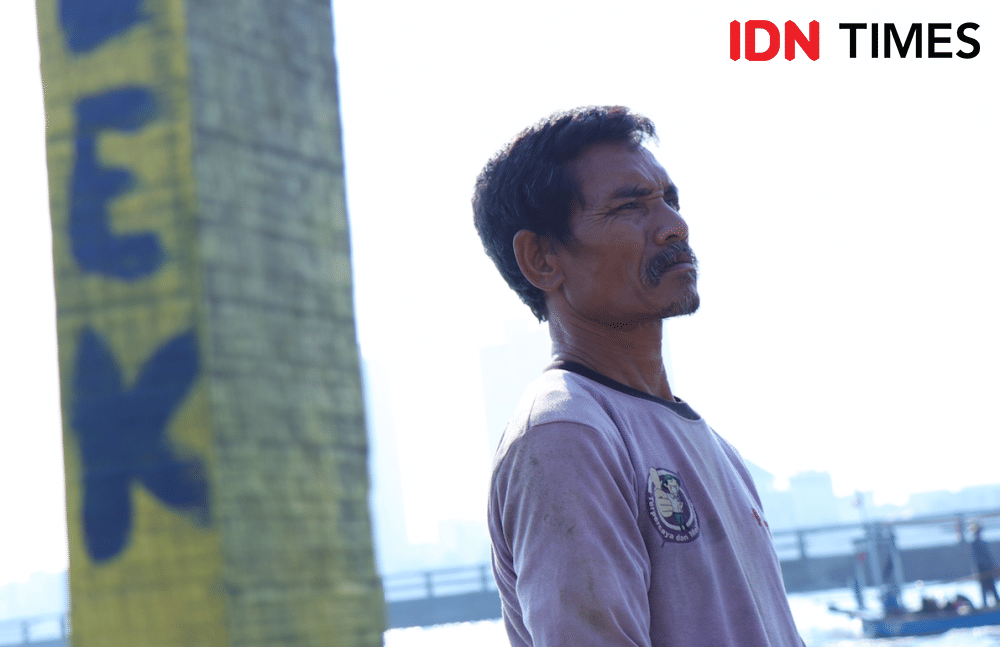 Halil, nelayan kerang hijau Muara Angke (IDN Times/Vanny El Rahman)