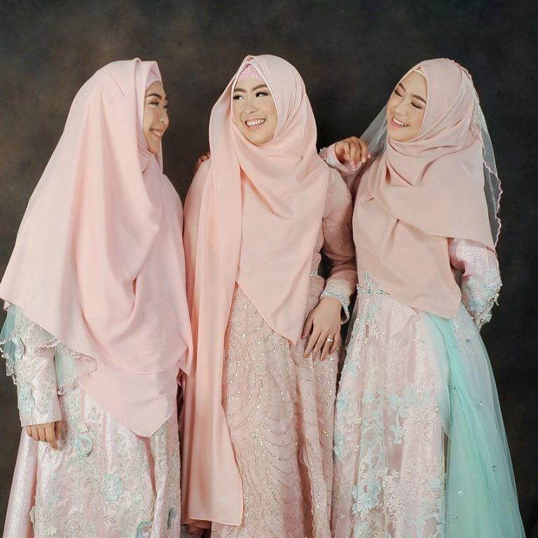 instagram.com/riaricis1795