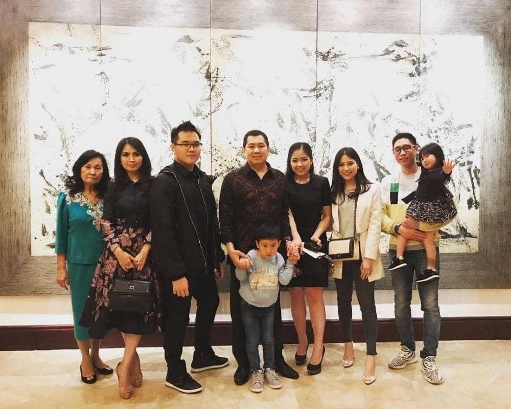 instagram.com/angelatanoesoedibjo