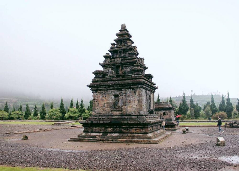 instagram.com/tiya_traveldiaries