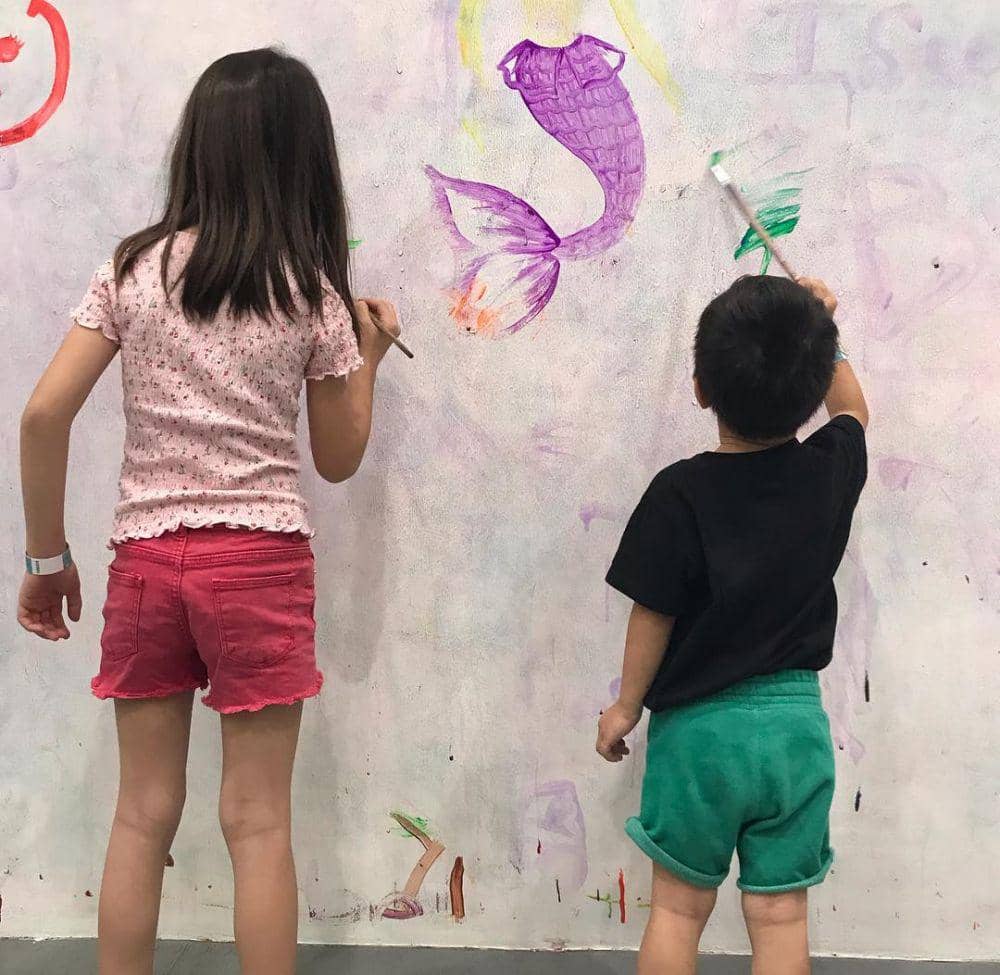 instagram.com/lolagin