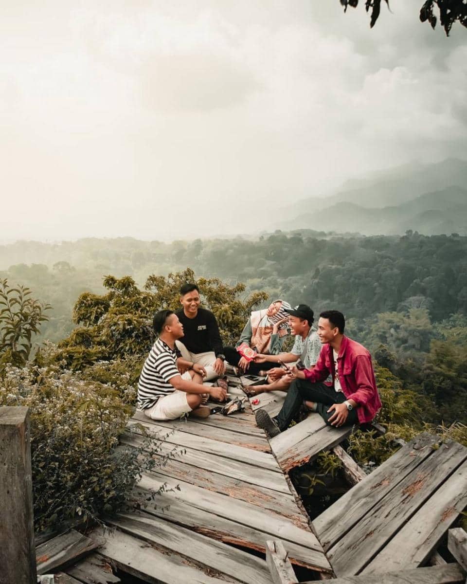 instagram.com/beltsazar_