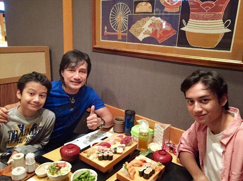 instagram.com/katonbagaskara