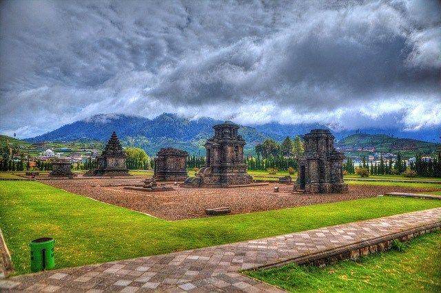 indonesiad.com/dieng-plateau