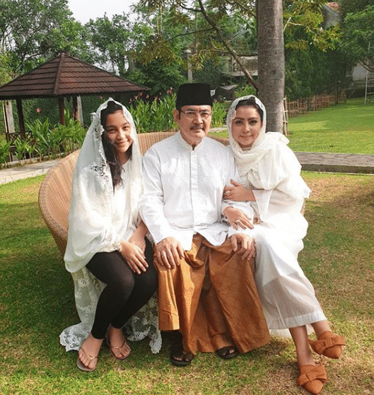 instagram.com/mayangsaritrihatmodjoreal