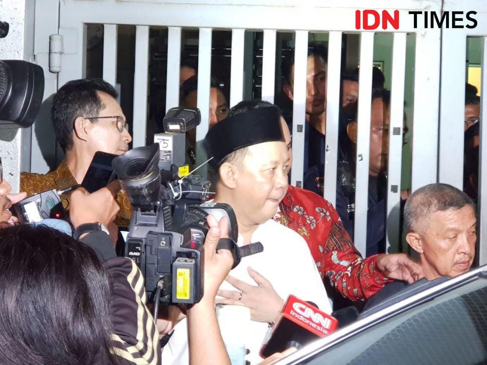 (Eks Kepala BPPN Syafruddin Arsyad Temenggung keluar dari rutan KPK) IDN Times/Santi Dewi
