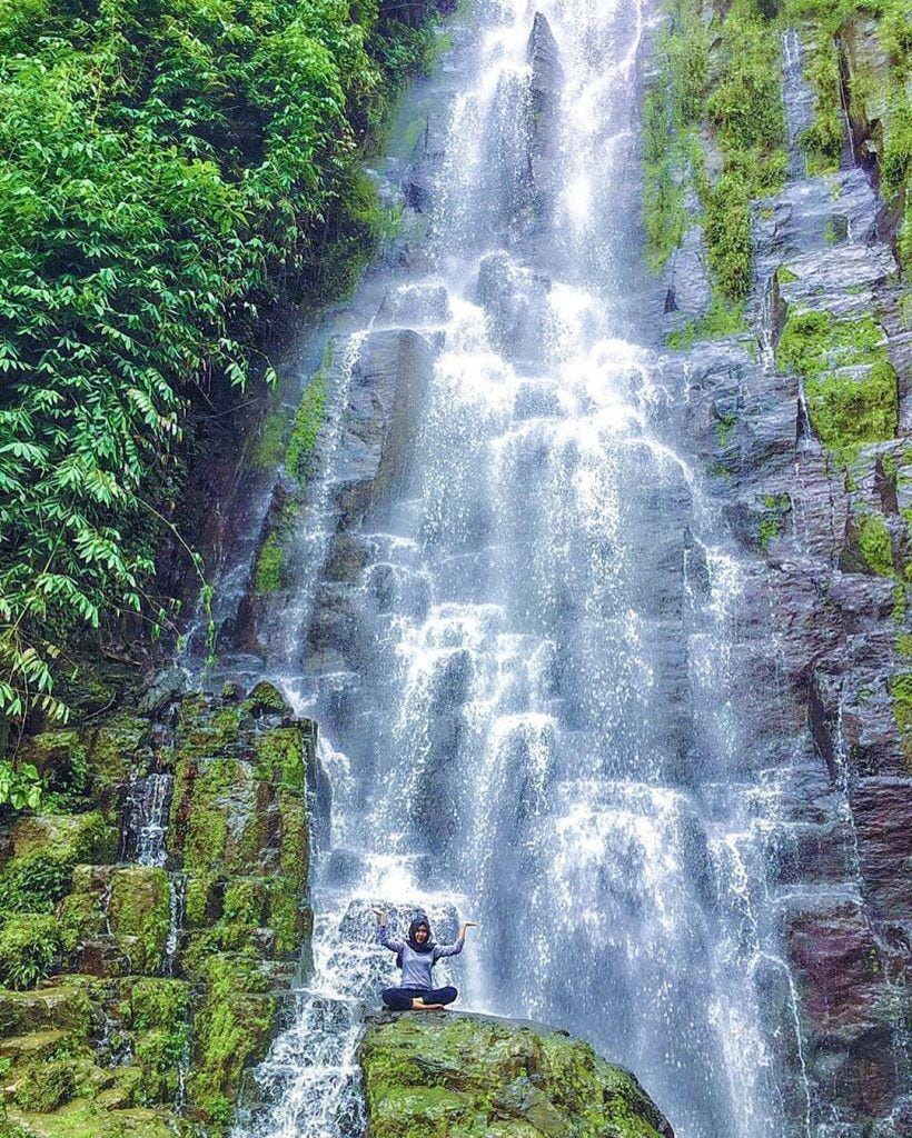 instagram.com/azizahfkhrtnn