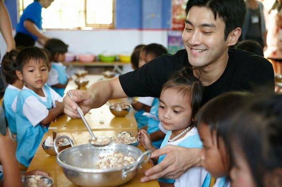 instagram.com/elfsiwonchoi