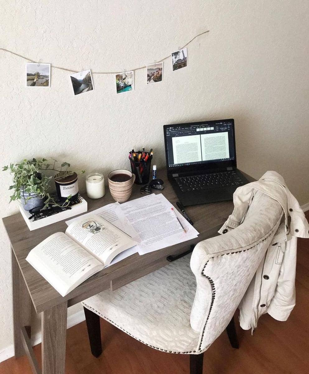 instagram.com/bookedsoul/