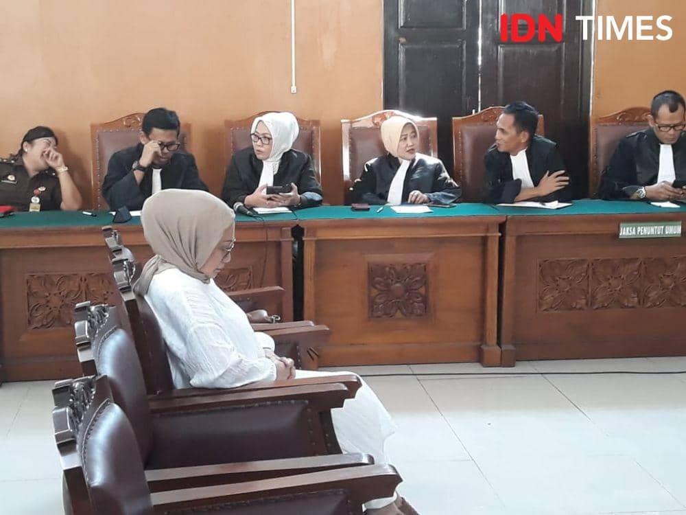 Ratna Sarumpaet yang disebut-sebut sebagai ratu hoaks dalam Pemilu 2019 tengah menjalani sidang kasus hoaks. (IDN Times/Margith Juita Damanik)