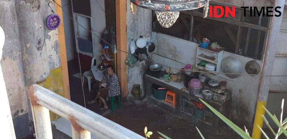 Tak pandang ras, penghuni Gedung Setan yang berasal dari berbagai suku tinggal seatap (IDN Times/Ardiansyah Fajar)