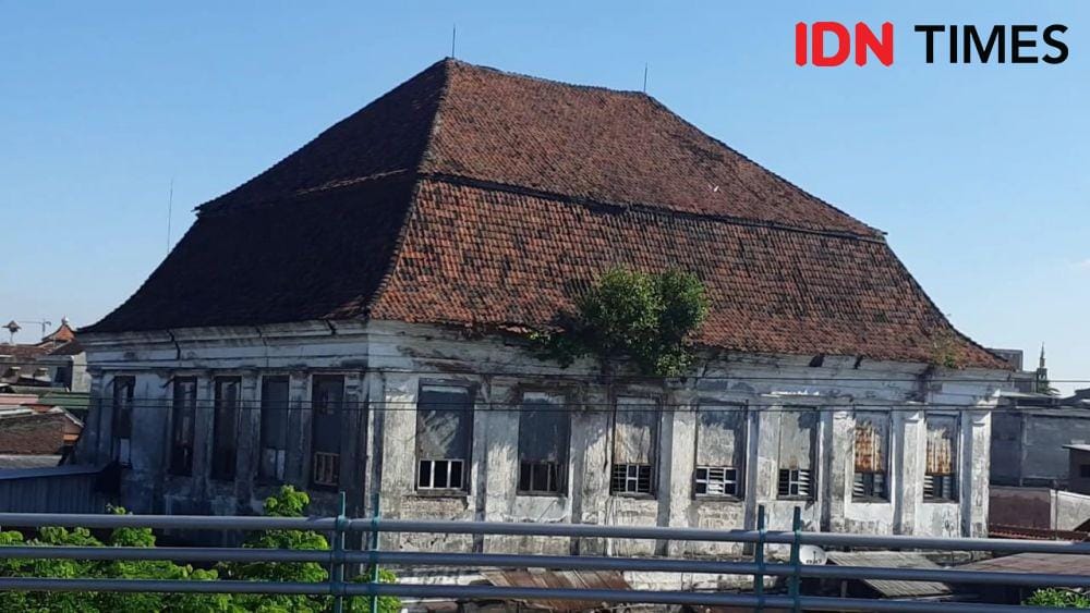 Gedung Setan, bangunan lawas tempat multiras dan agama tinggal seatap (IDN Times/Ardiansyah Fajar)