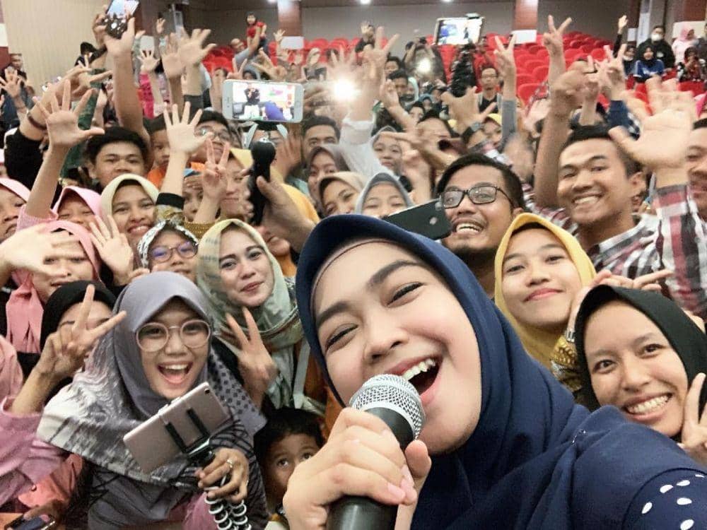 instagram.com/riaricis1795