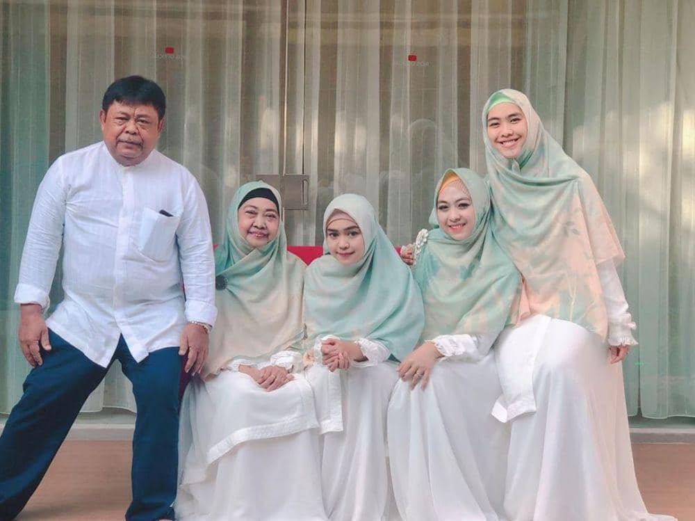 instagram.com/riaricis1795