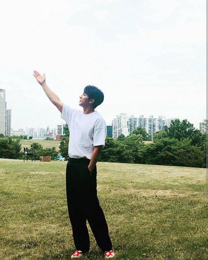 instagram.com/leeseunggi.official