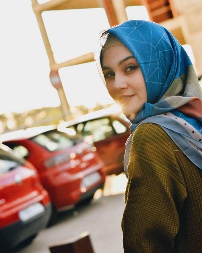 instagram.com/zeezeeshahab/