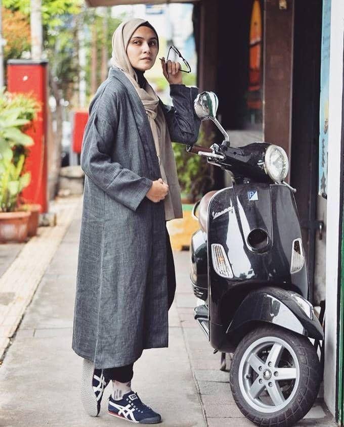 instagram.com/zeezeeshahab/