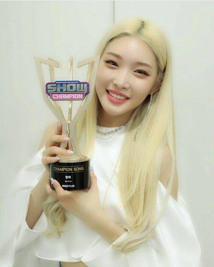 Instagram.com/chungha_official