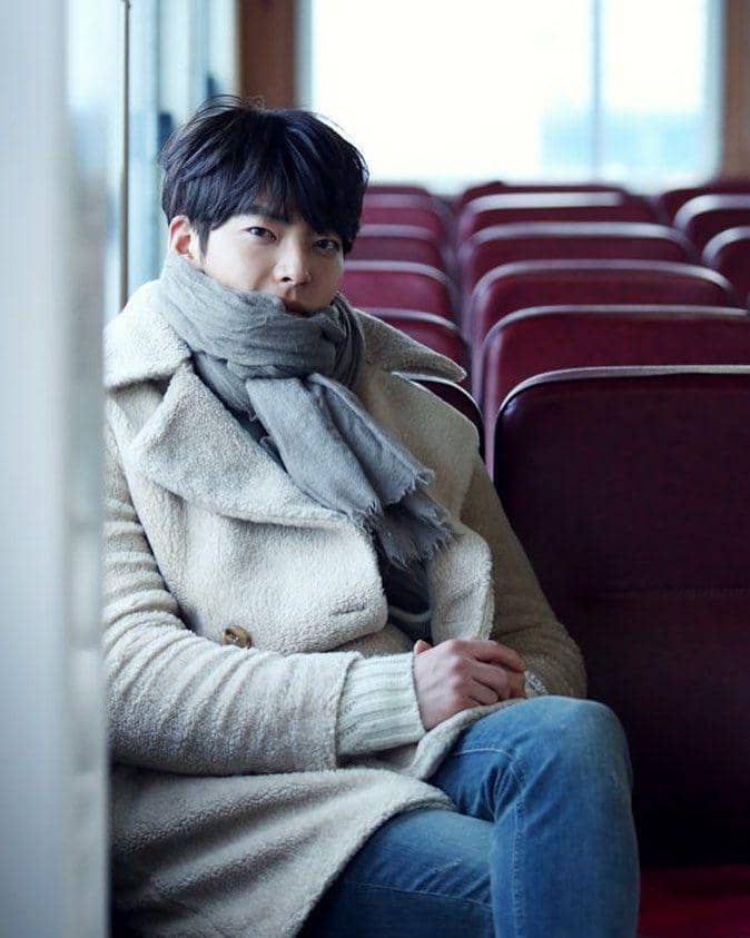 instagram.com/actorkimwoobin