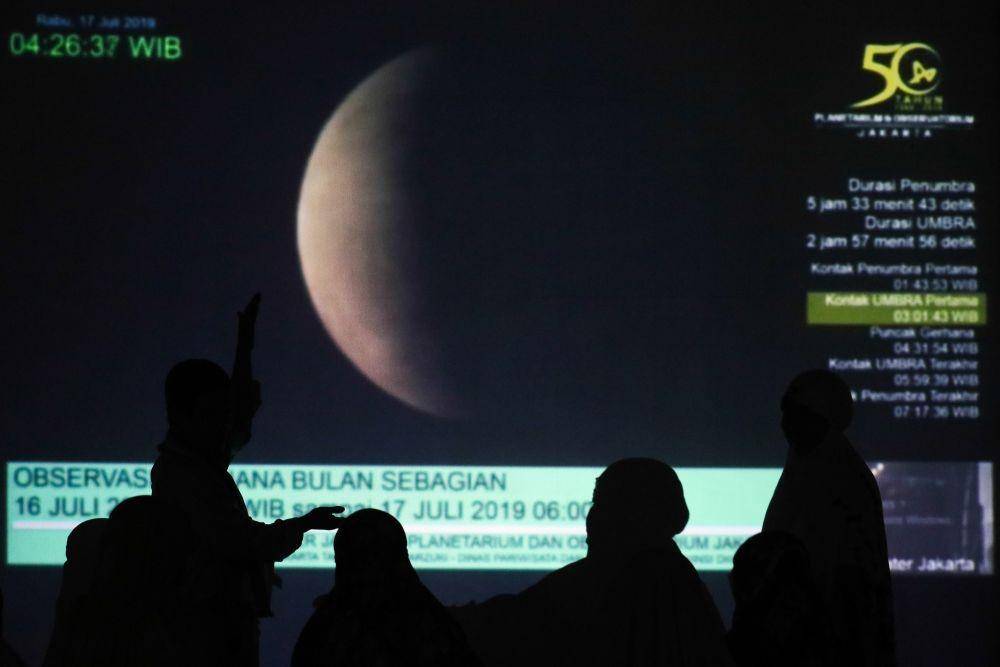 Ilustrasi gerhana Bulan. ANTARA FOTO/Didik Suhartono