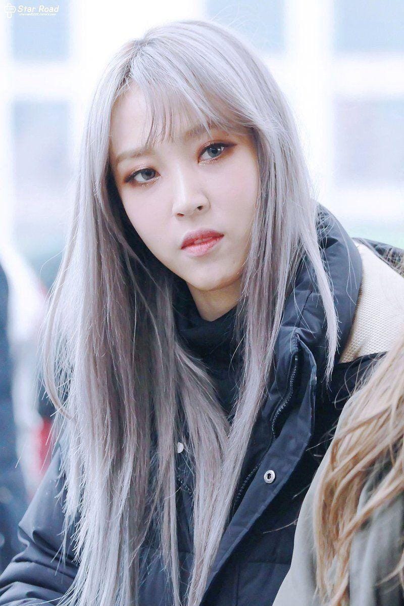 twitter.com/moonbyl_