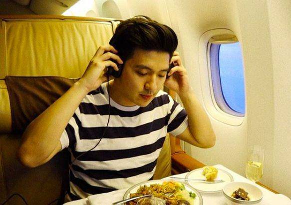 (Chef Rius Fernandes saat berada di dalam kabin pesawat) www.instagram.com/@rius.vernandes