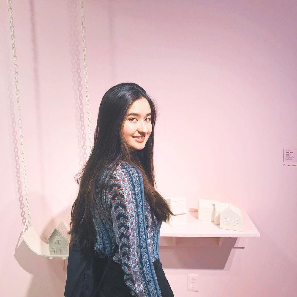 instagram.com/stephaniepoetri