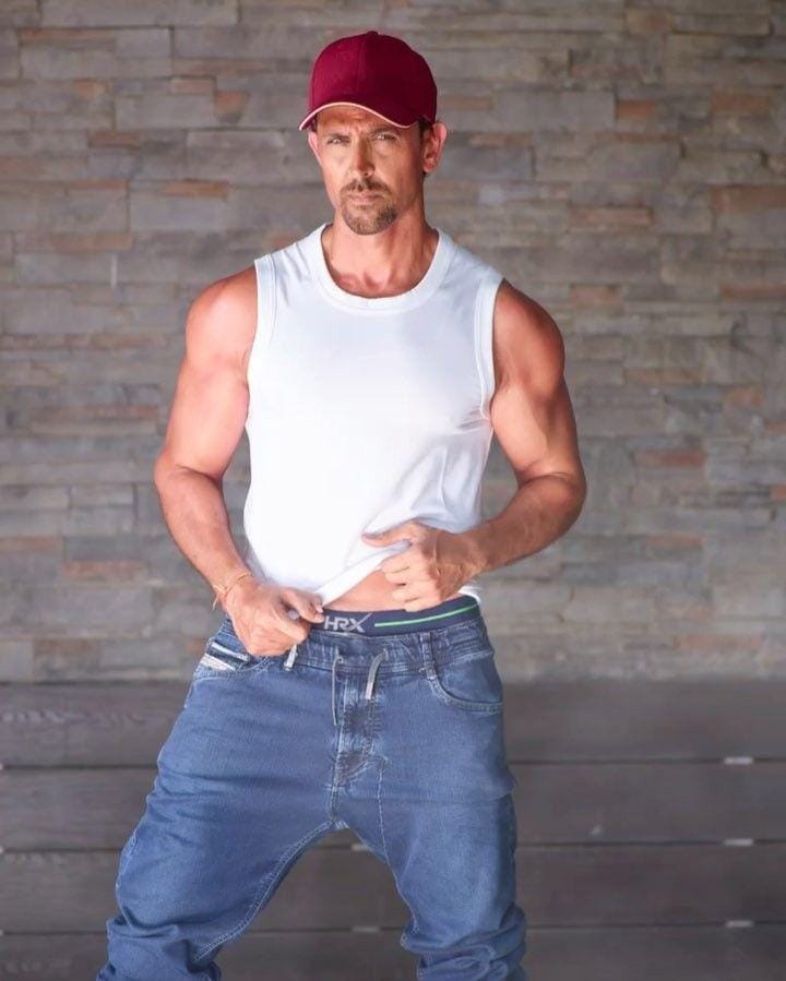 Instagram/hrithikroshan