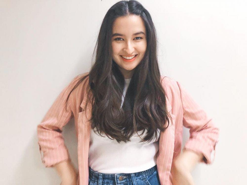 instagram.com/stephaniepoetri