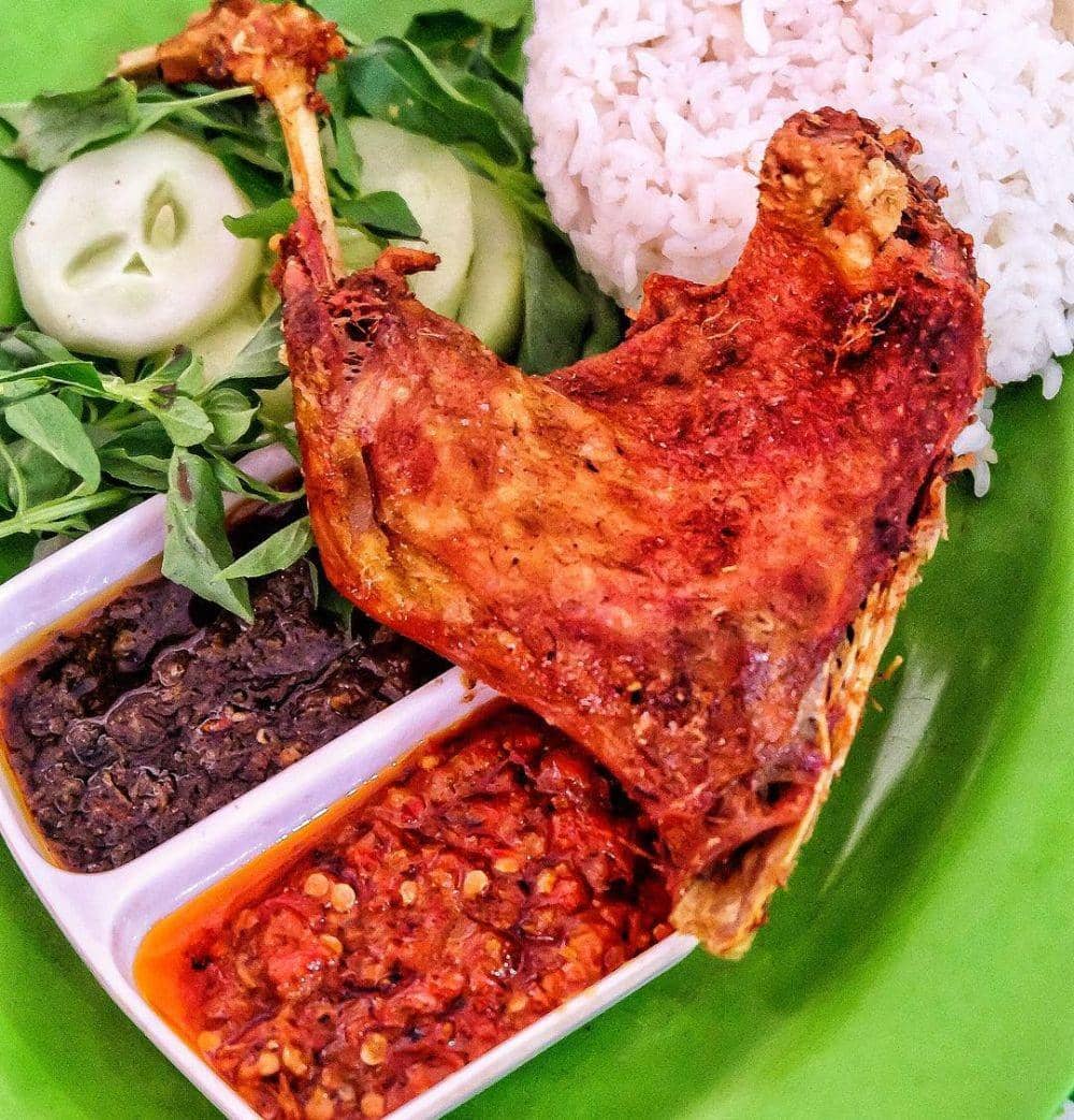 instagram.com/eatandjournal