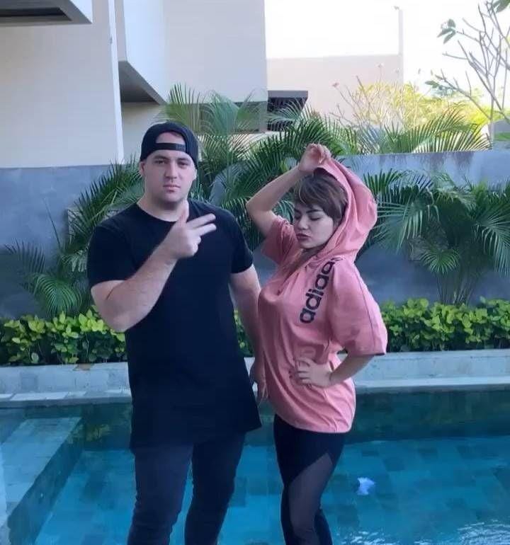 instagram.com/dinar_candy/