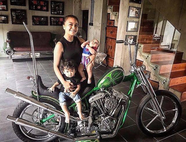 instagram.com/carolynadewi