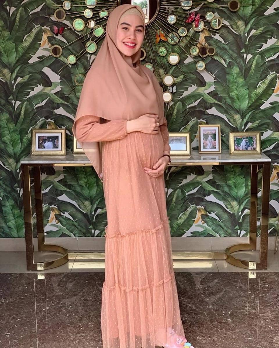 Instagram.com/kartikaputriworld