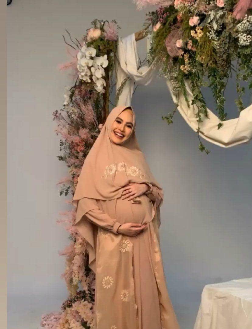 Instagram.com/kartikaputriworld