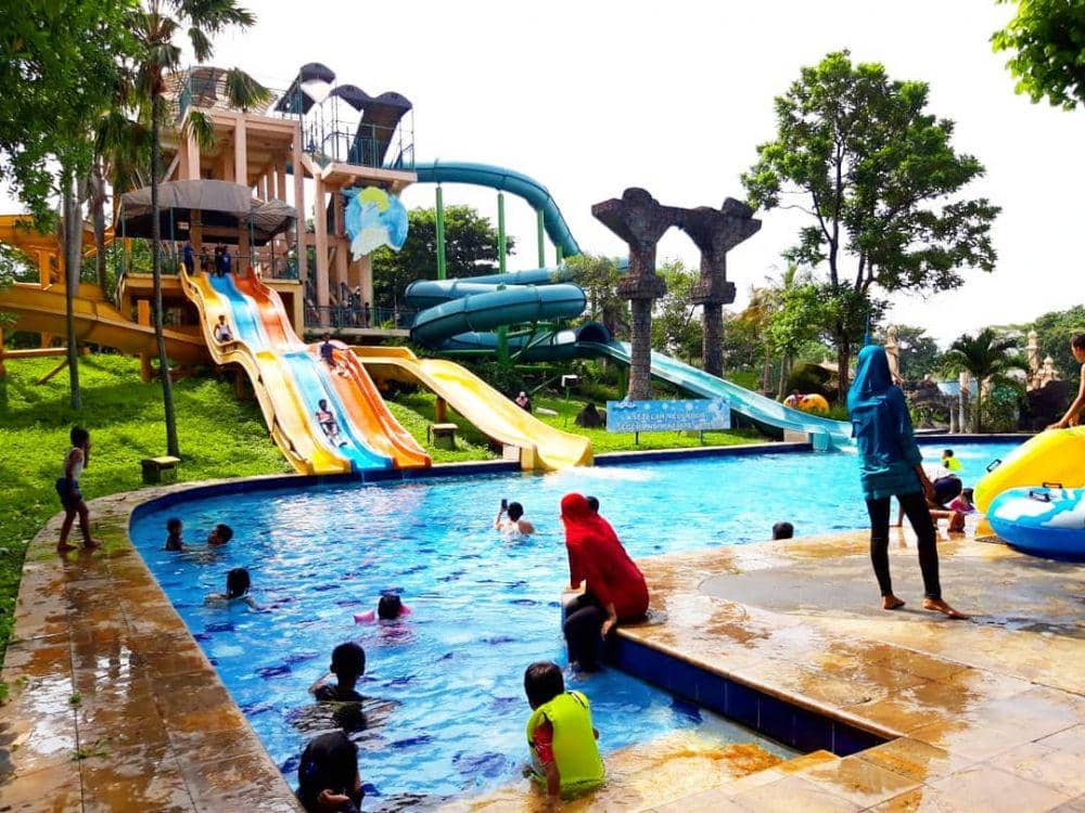 instagram.com/ciputrawaterparksurabaya