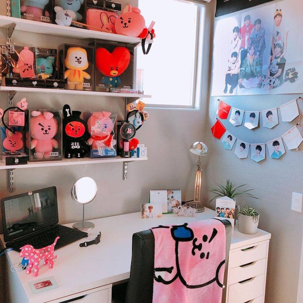 instagram.com/jjkshelf