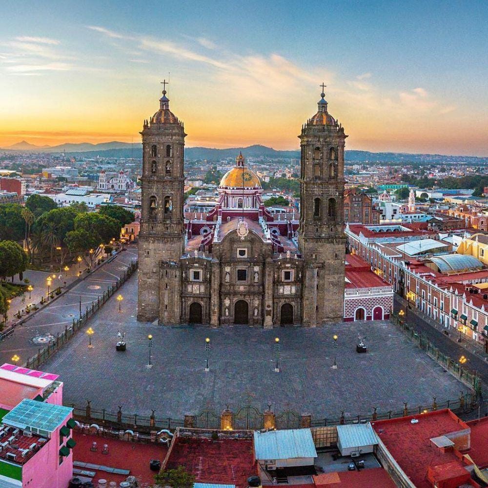 instagram.com/elviajerolatino/