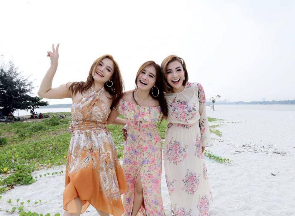 instagram.com/lia_triomacan