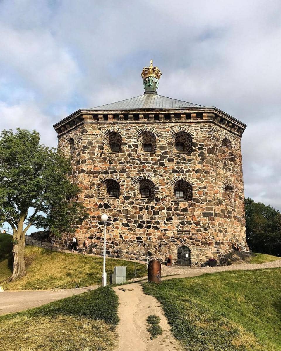 instagram.com/juliakerf