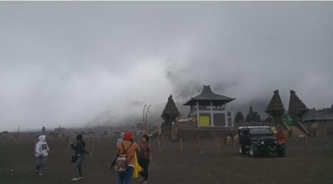 Gunung Bromo meletus/BNPB