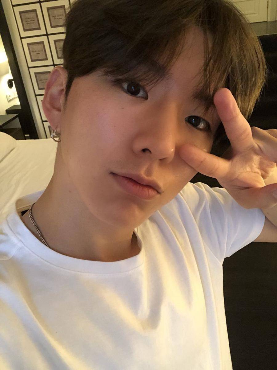 twitter.com/OfficialMonstaX