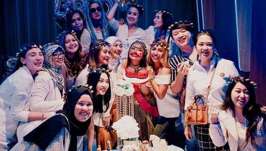 instagram.com/vizzadara