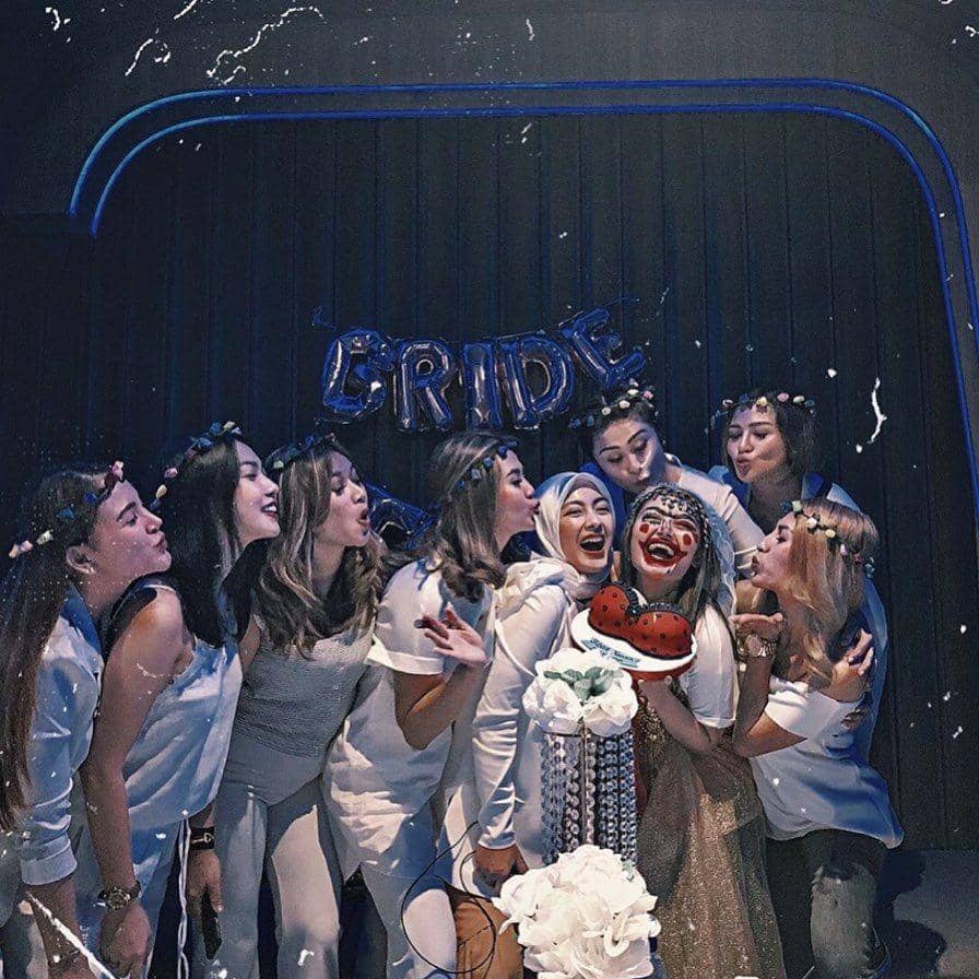 instagram.com/vizzadara