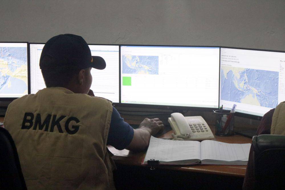 antarafoto-pantau-perkembangan-pasca-gempa-bumi-140719-izm-3.jpg