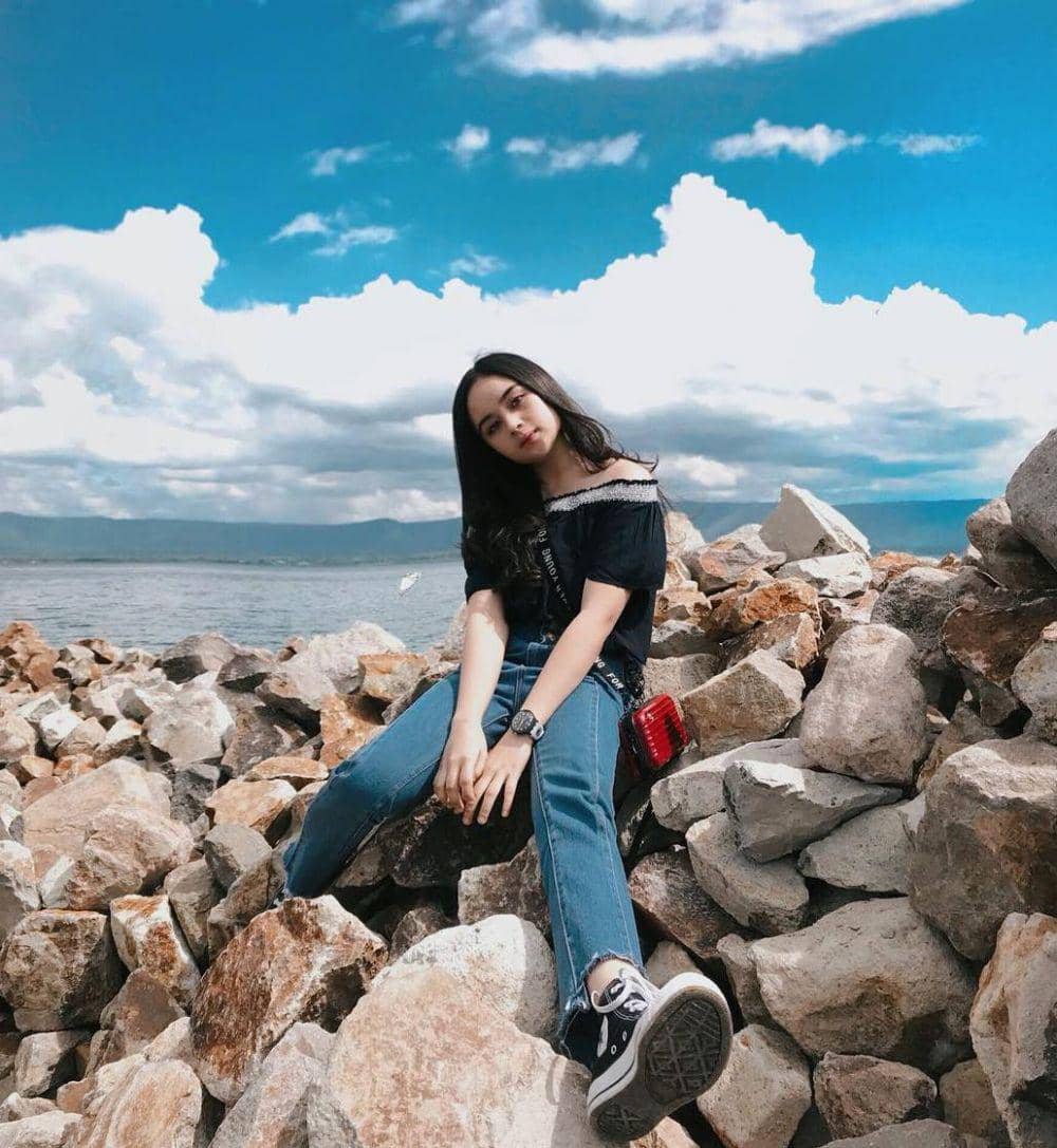 Single Perdana Trending, Ini 8 Potret Pesona Si Imut Chintya Gabriella