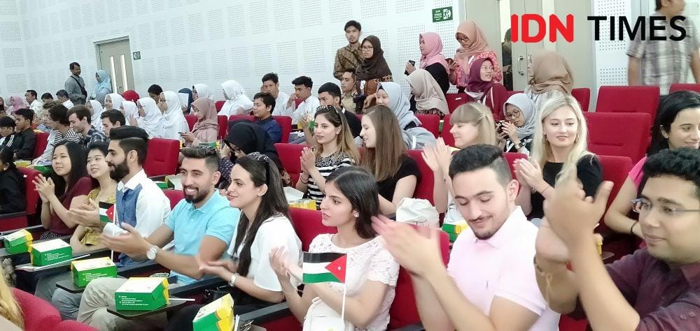 Ilustrasi civitas akademika UMY. IDN Times/Daruwaskita