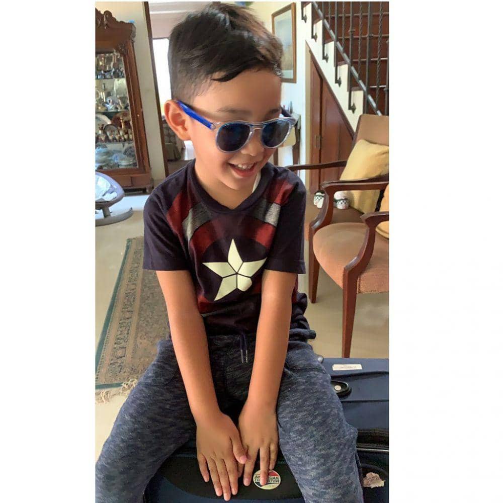 instagram.com/stharia